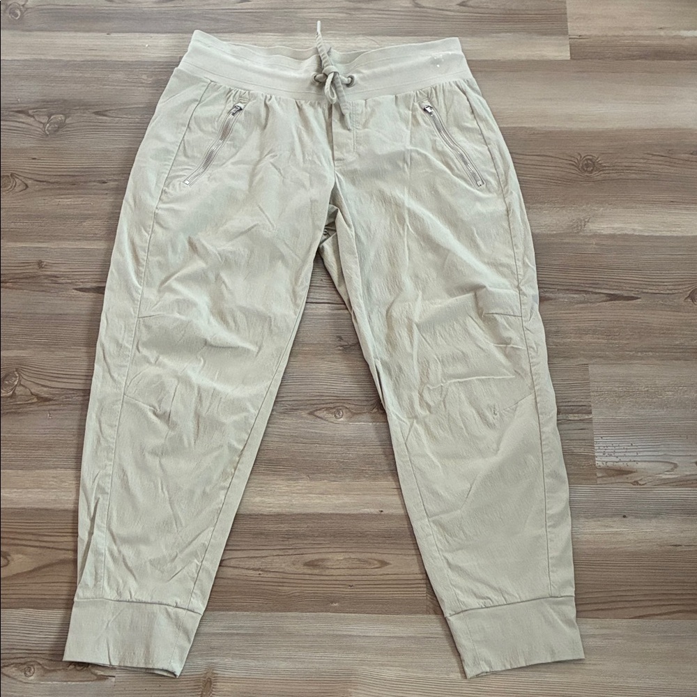 Athleta Trekkie North Jogger Pants Womens 6P Tan Khaki Hiking Athleisure Active - Picture 4 of 14
